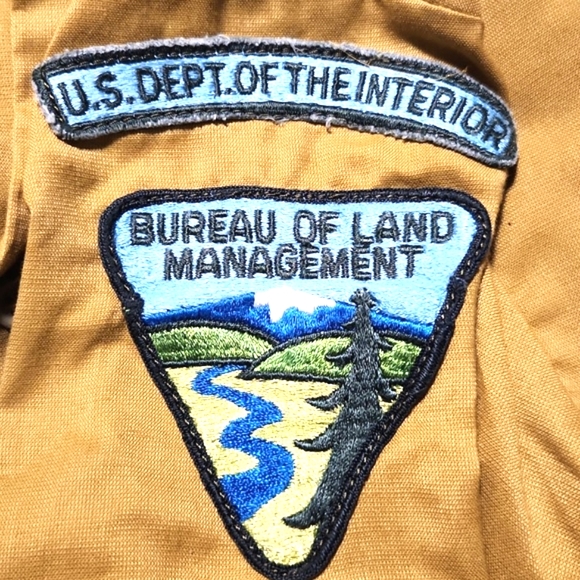 Vintage BLM Men's Shirt with Patches - Picture 3 of 7